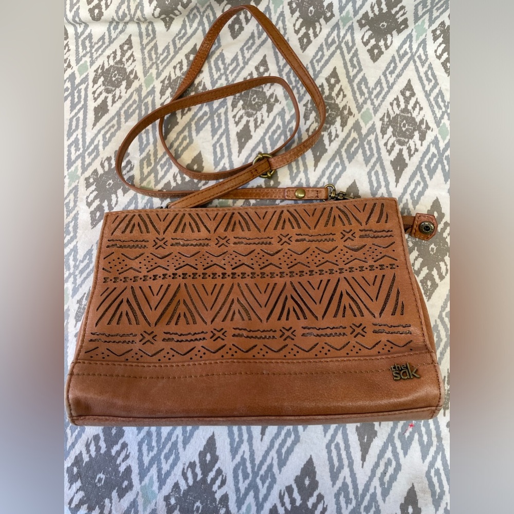 The Sak caramel brown leather purse crossbody